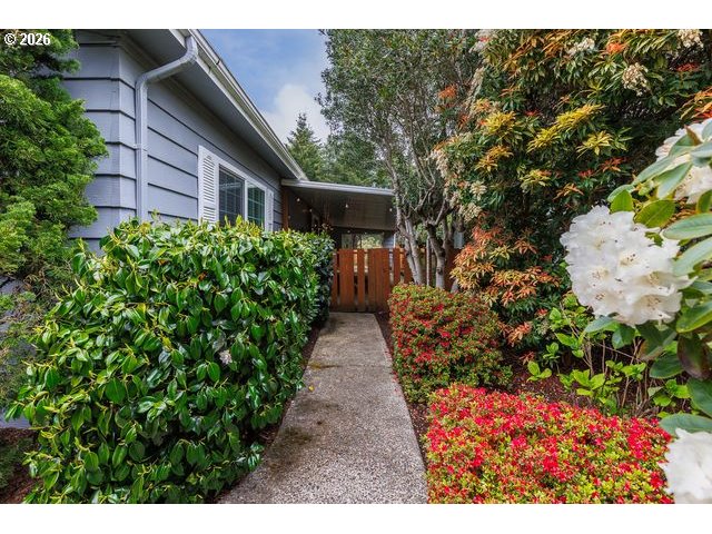 1600 Rhododendron Drive, Unit 405 Florence, OR 97439 - Photo 6 of 37 Gallery Image 6