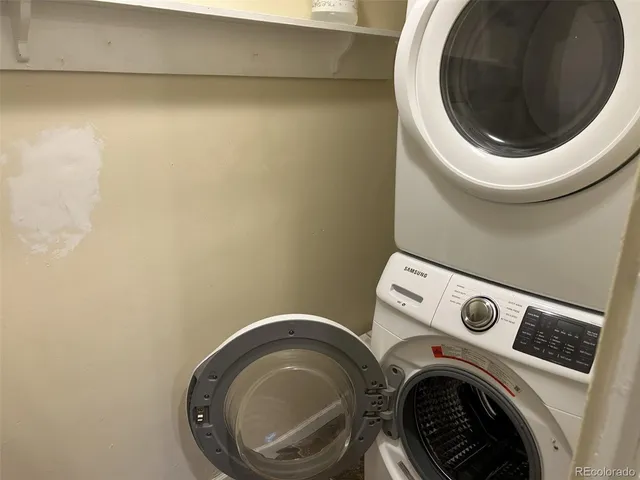 a close up view of washer and dryer