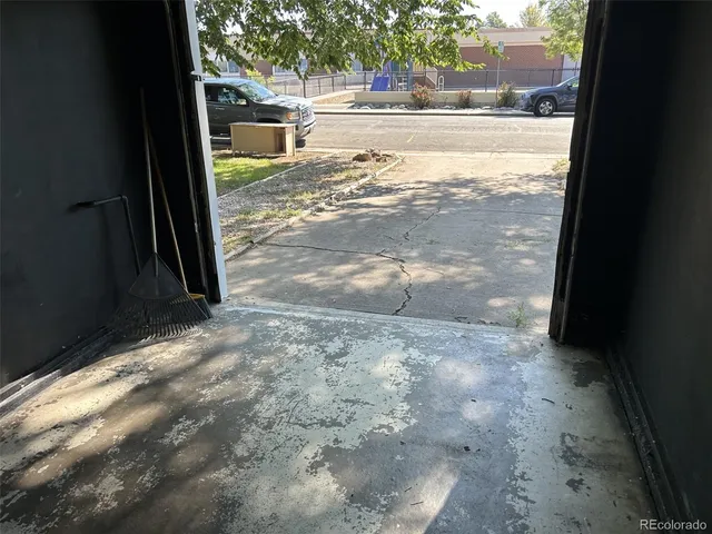 a view of back yard of the house