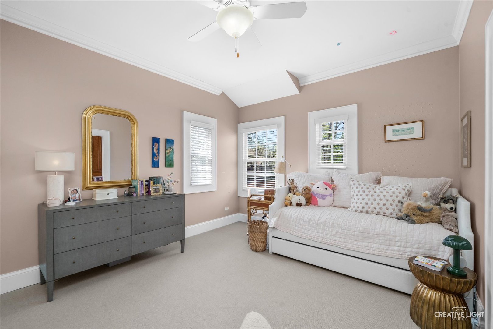 920 North Washington Street Wheaton, IL 60187 - Photo 25 of 43 a living room with furniture and a dresser