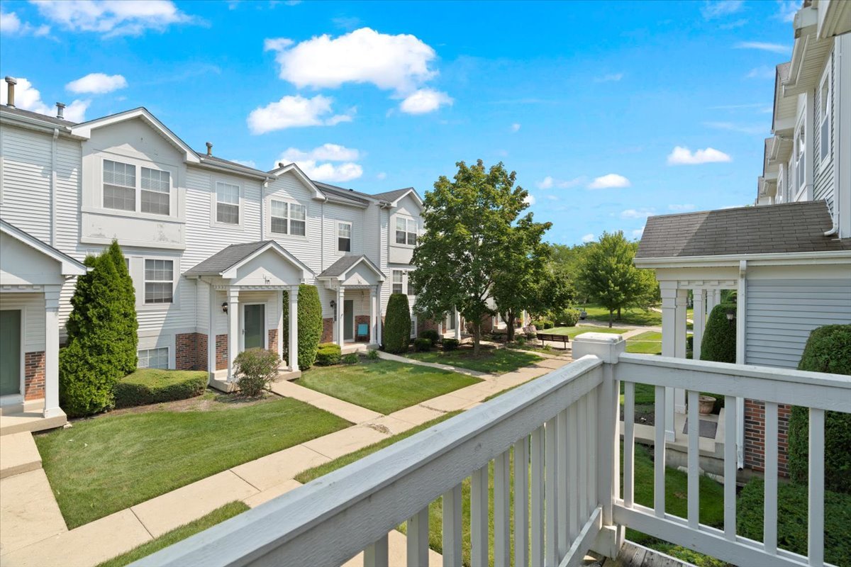 321 Holiday Lane Hainesville, IL 60073 - Photo 13 of 25