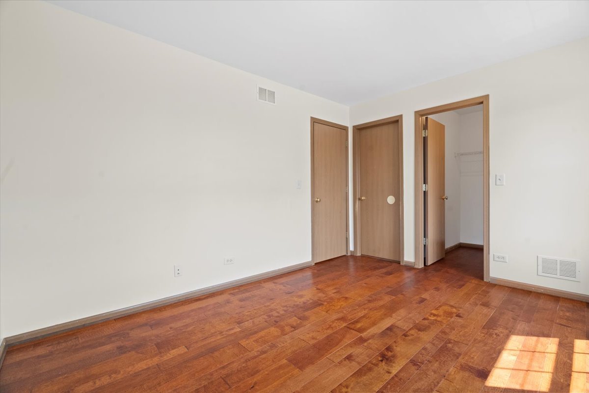 321 Holiday Lane Hainesville, IL 60073 - Photo 14 of 25