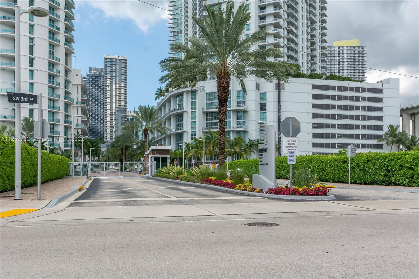 92 Southwest 3rd Street, Unit 1510 Miami, FL 33130 - Photo 2 of 90