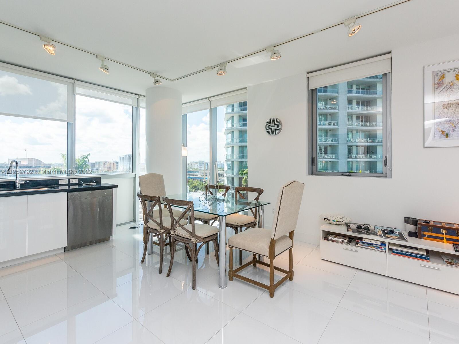 92 Southwest 3rd Street, Unit 1510 Miami, FL 33130 - Photo 21 of 90