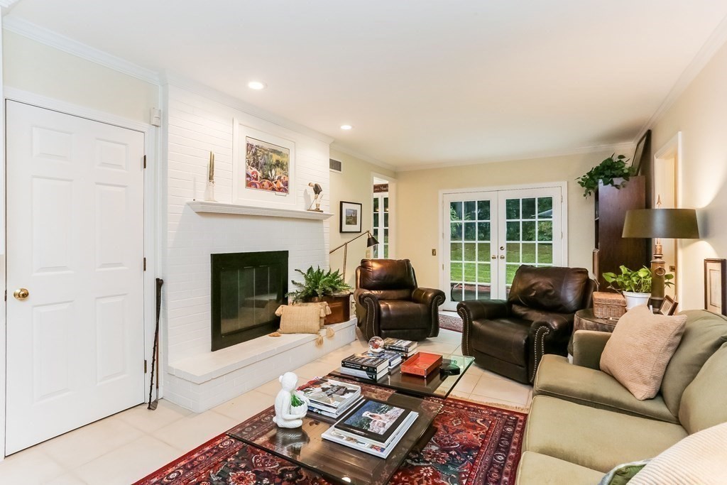 827 Frank Smith Road Longmeadow, MA 01106 - Photo 15 of 35