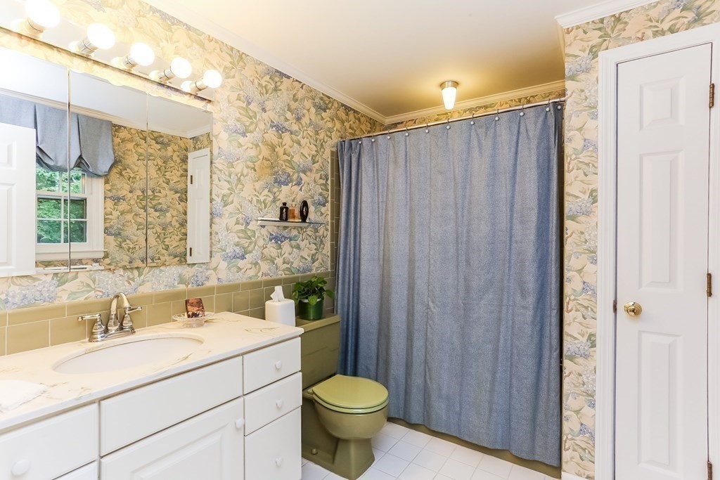 827 Frank Smith Road Longmeadow, MA 01106 - Photo 23 of 35