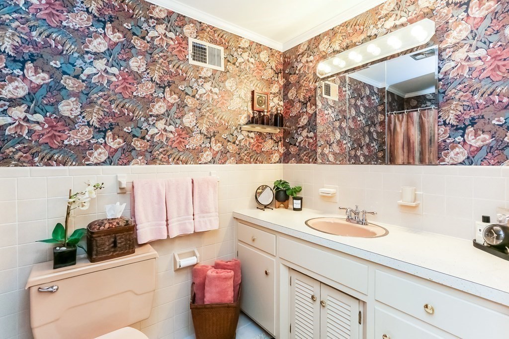 827 Frank Smith Road Longmeadow, MA 01106 - Photo 28 of 35