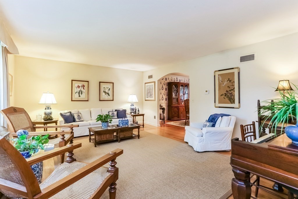 827 Frank Smith Road Longmeadow, MA 01106 - Photo 4 of 35