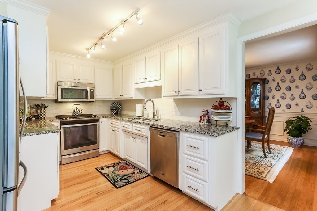 827 Frank Smith Road Longmeadow, MA 01106 - Photo 9 of 35