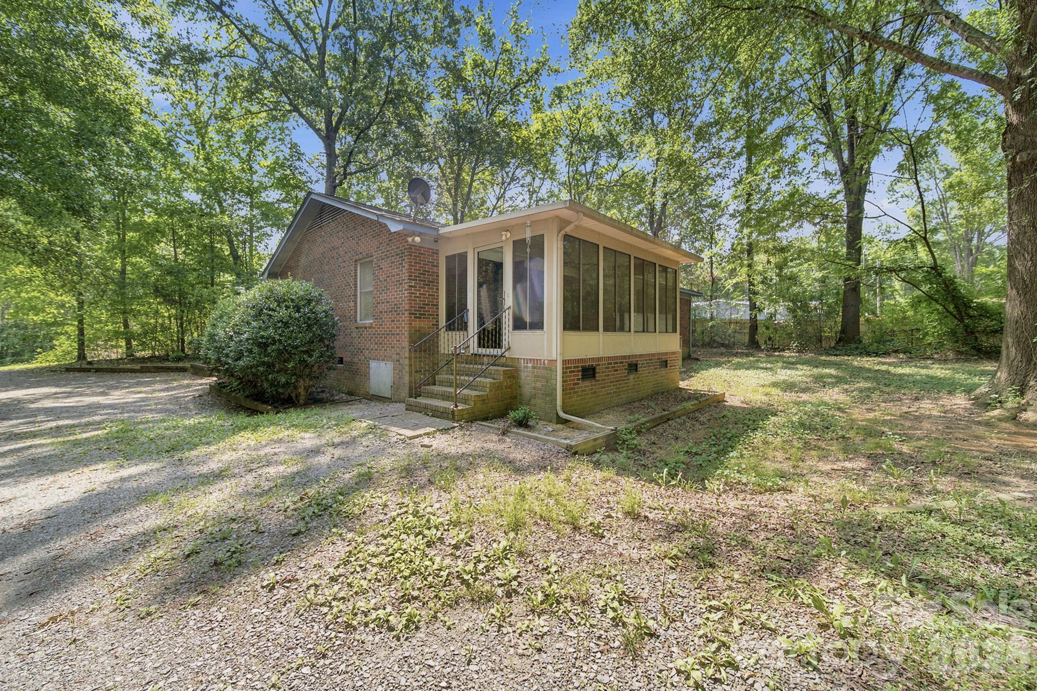 11488 Beagle Street Midland, NC 28107 - Photo 8 of 46 Gallery Image 8
