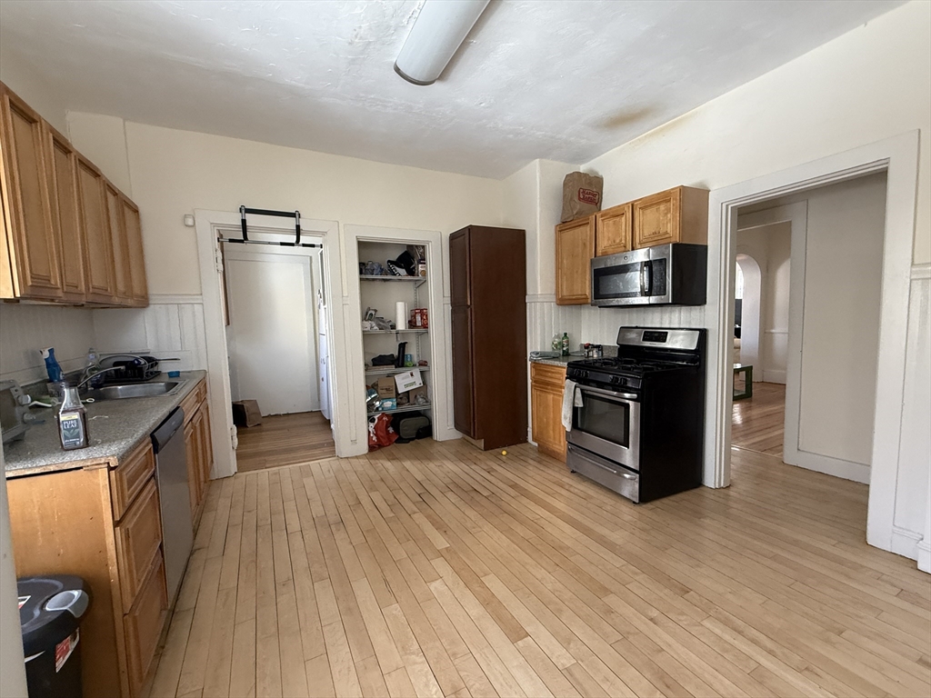 12 Braemore Road, Unit HS Boston, MA 02135 - Photo 4 of 20