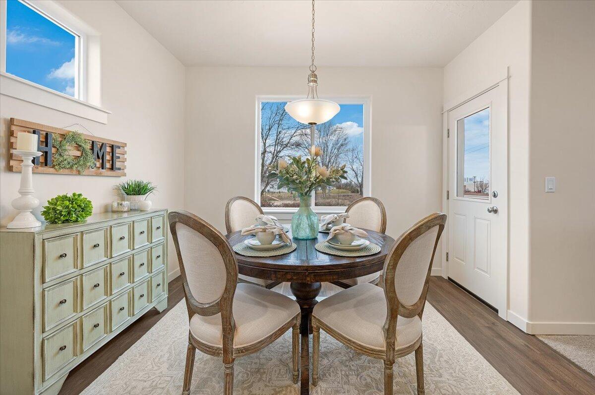 Middleton - Dining