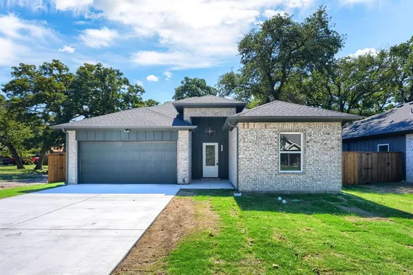 $319,000 | 115 Vaughn Lane, Quinlan, TX 75474