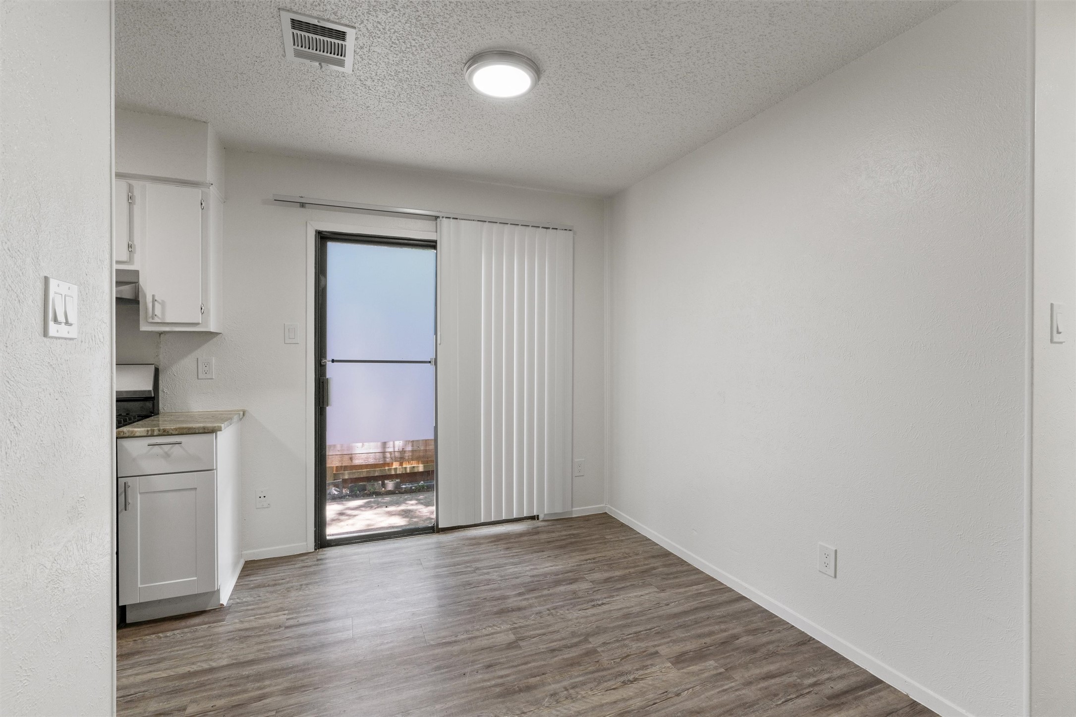 11411 Walnut Ridge Drive, Unit B Austin, TX 78753 - Photo 5 of 18