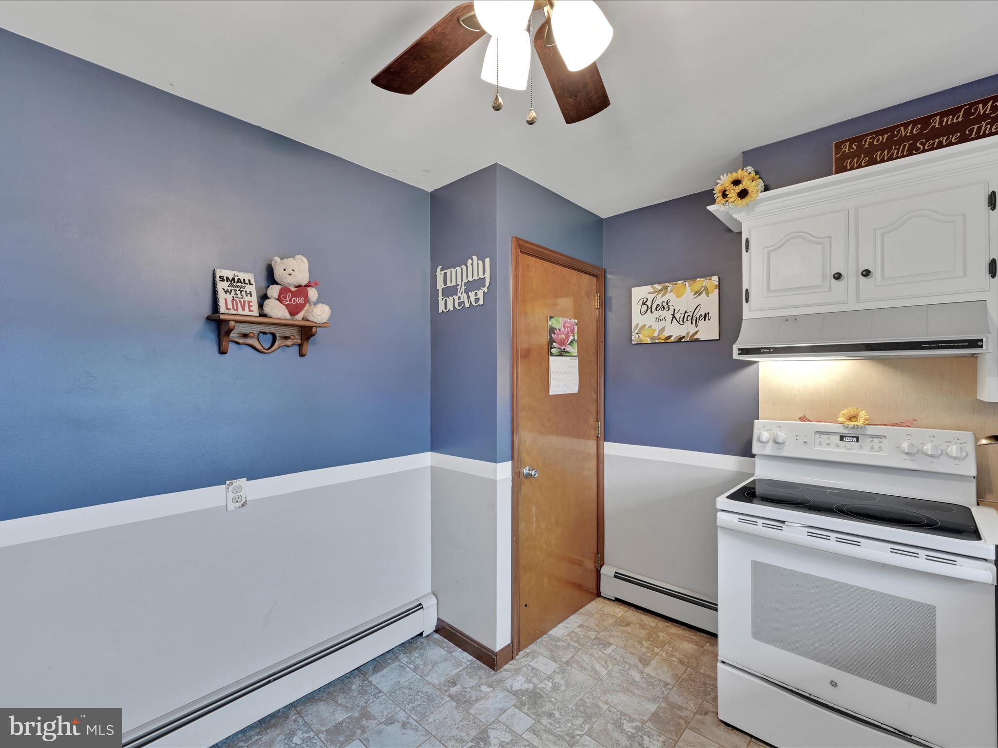 1800 Colebrook Road Lebanon, PA 17042 - Photo 14 of 32 Kitchen