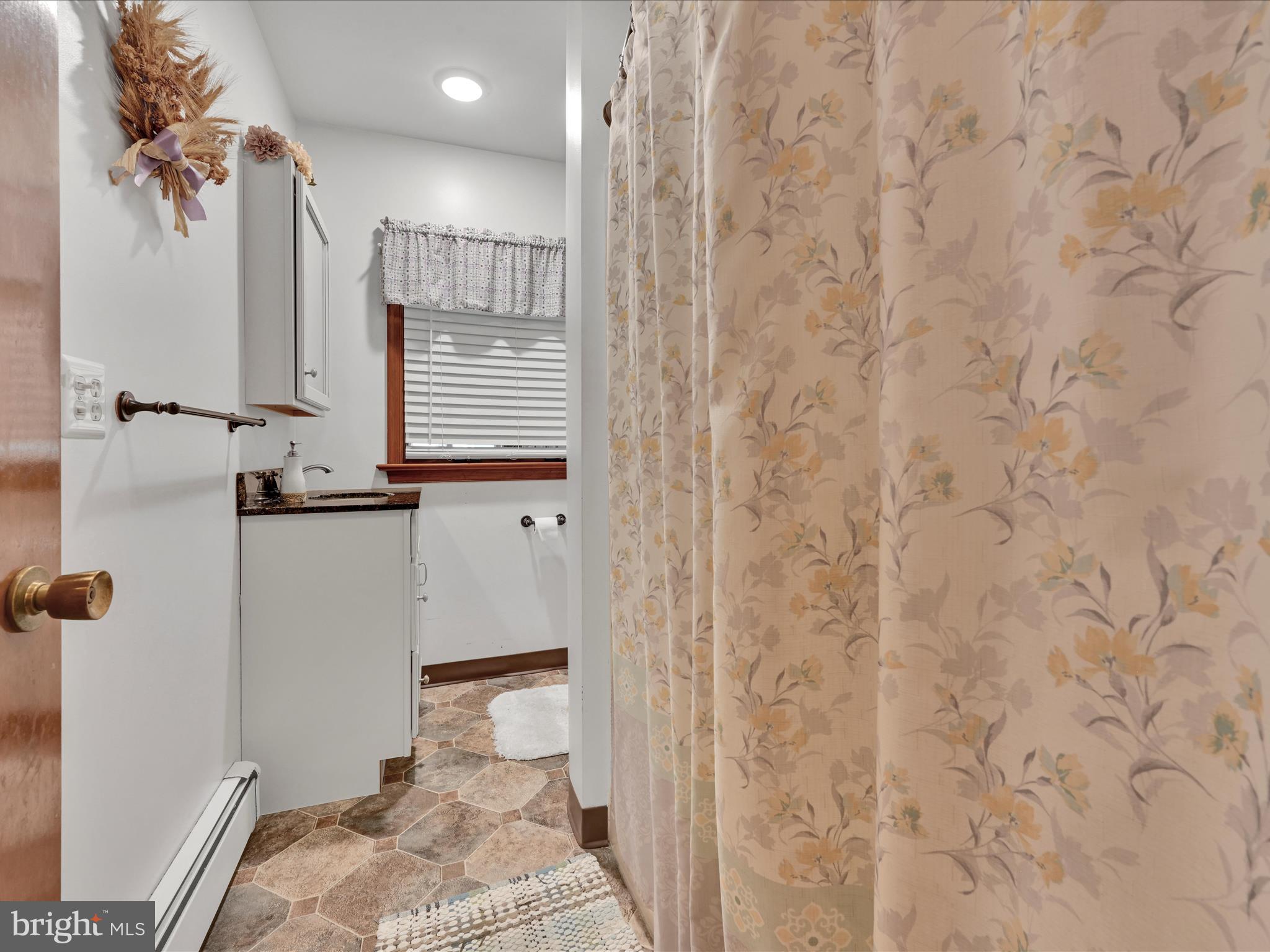1800 Colebrook Road Lebanon, PA 17042 - Photo 21 of 32 Bathroom