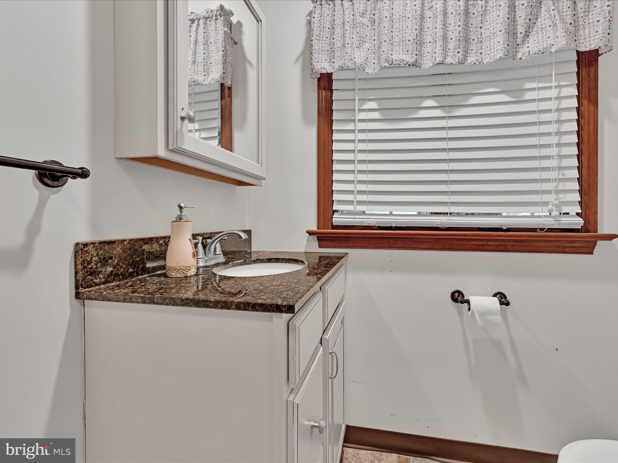 1800 Colebrook Road Lebanon, PA 17042 - Photo 22 of 32 Bathroom