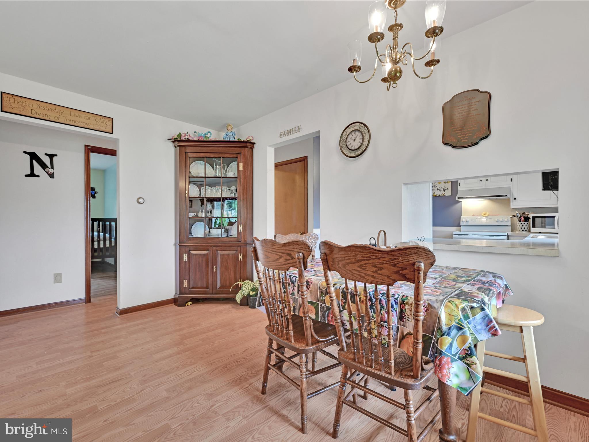 1800 Colebrook Road Lebanon, PA 17042 - Photo 7 of 32 Dining Area