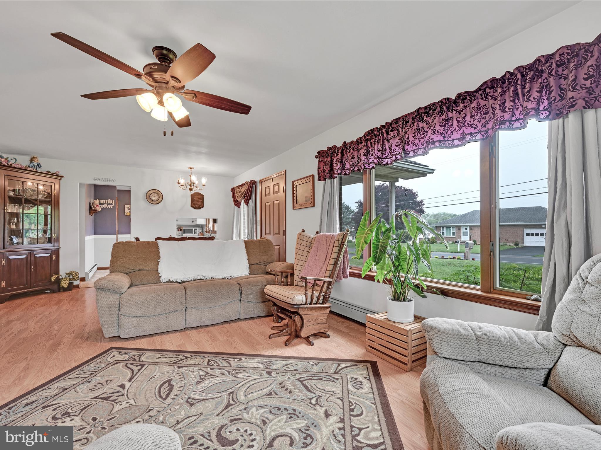 1800 Colebrook Road Lebanon, PA 17042 - Photo 8 of 32 Living Room