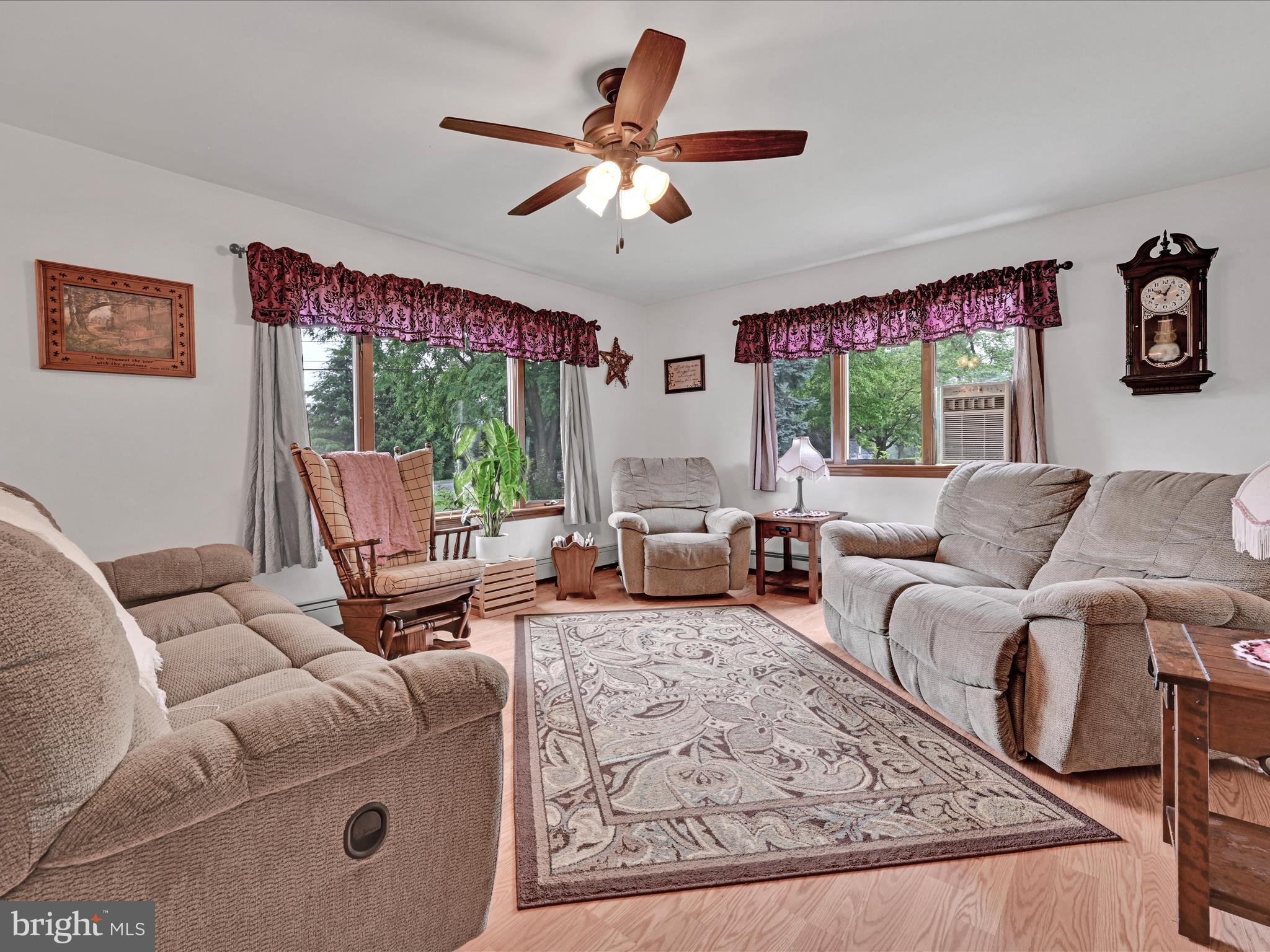 1800 Colebrook Road Lebanon, PA 17042 - Photo 9 of 32 Living Room