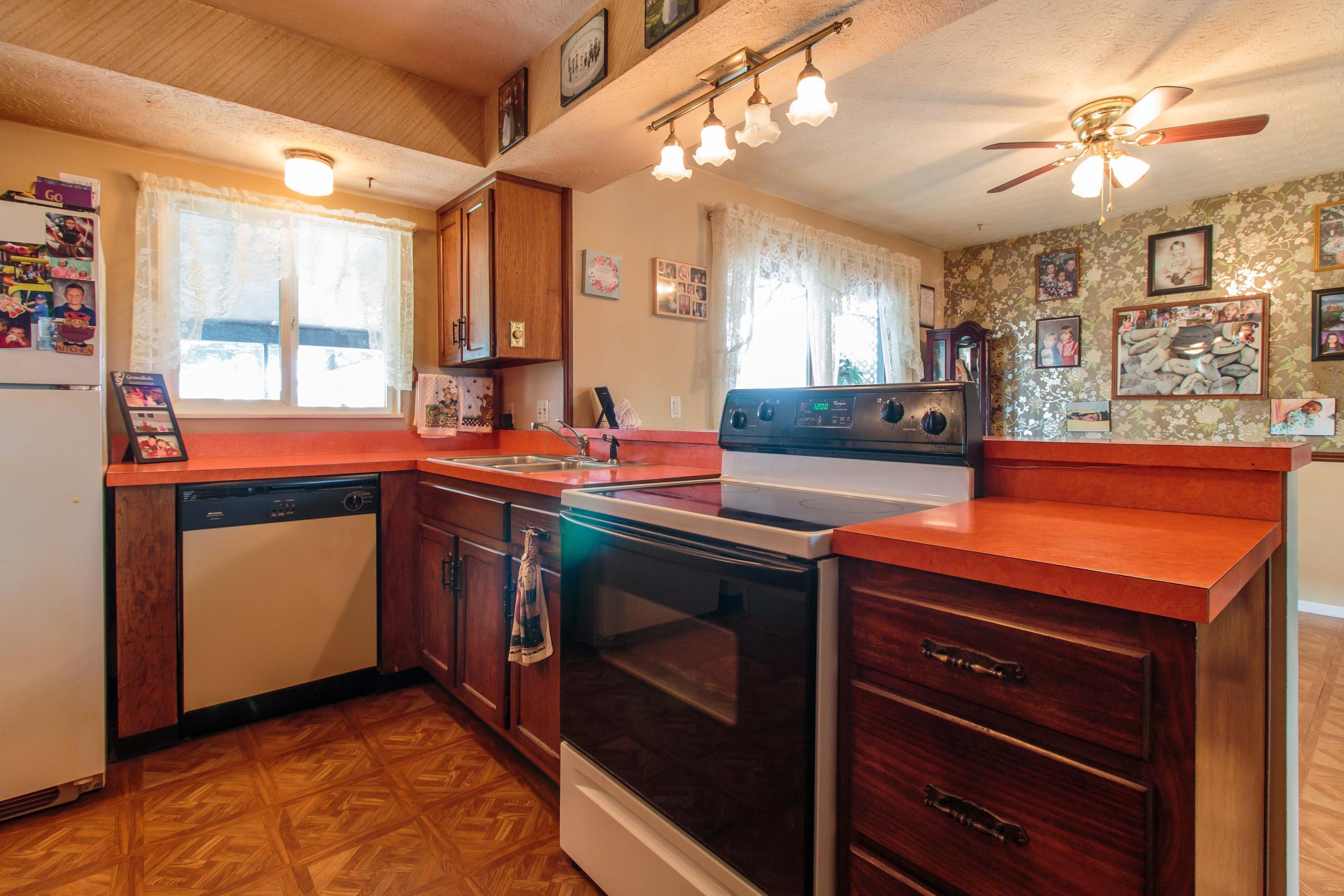 2804 Fleet Road Columbus, OH 43232 - Photo 11 of 47 Gallery Image 11