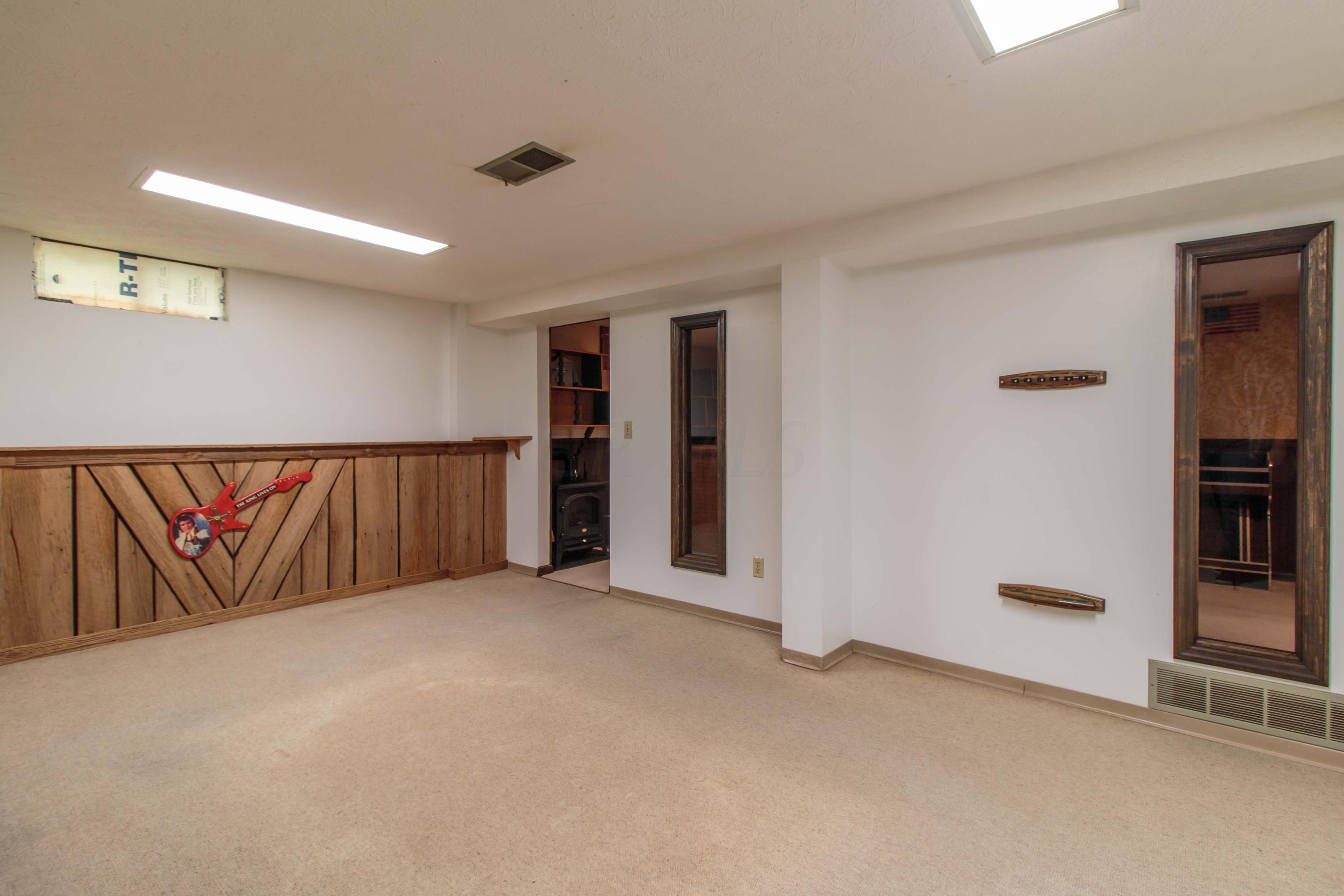 2804 Fleet Road Columbus, OH 43232 - Photo 27 of 47 Gallery Image 27