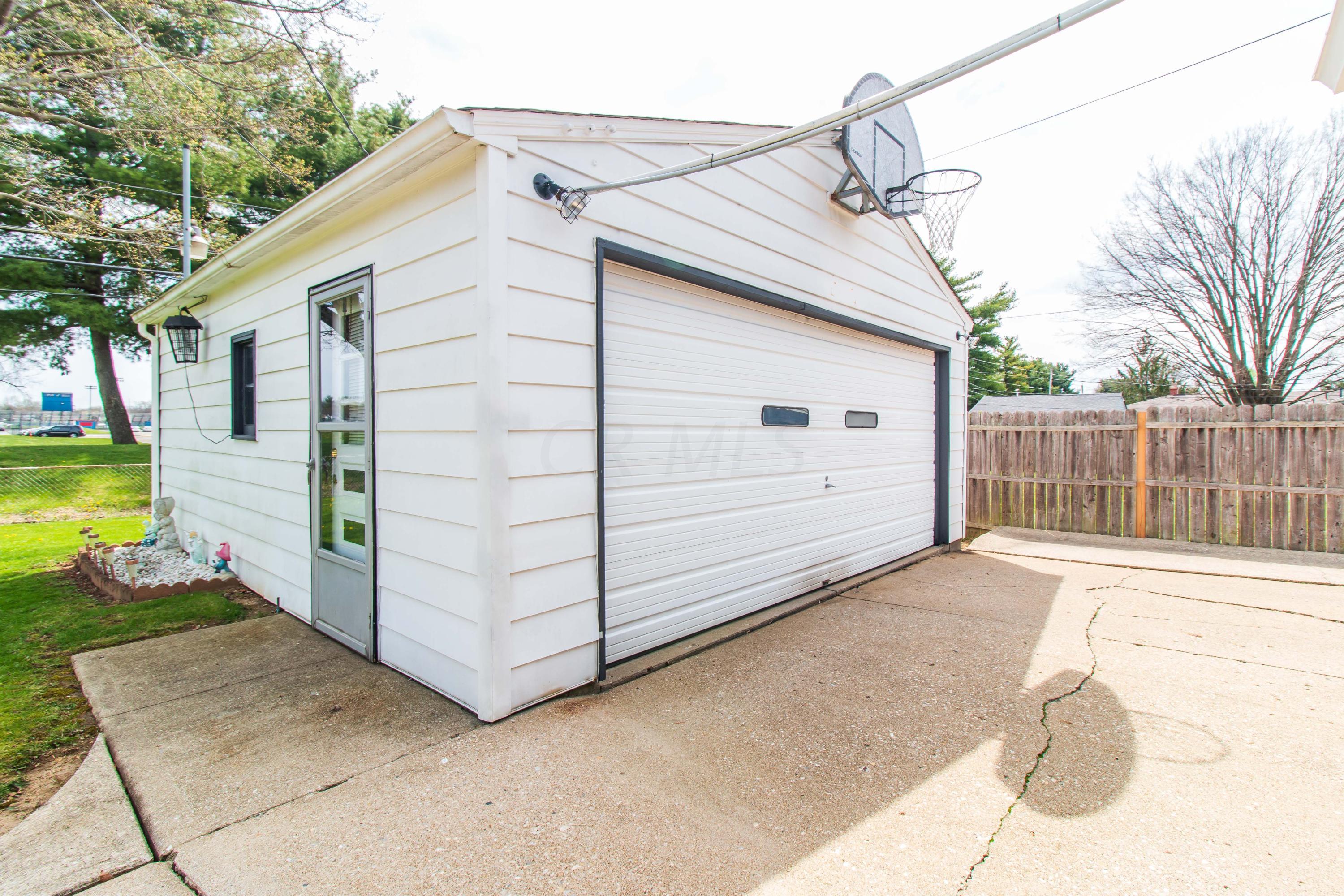 2804 Fleet Road Columbus, OH 43232 - Photo 33 of 47 Gallery Image 33