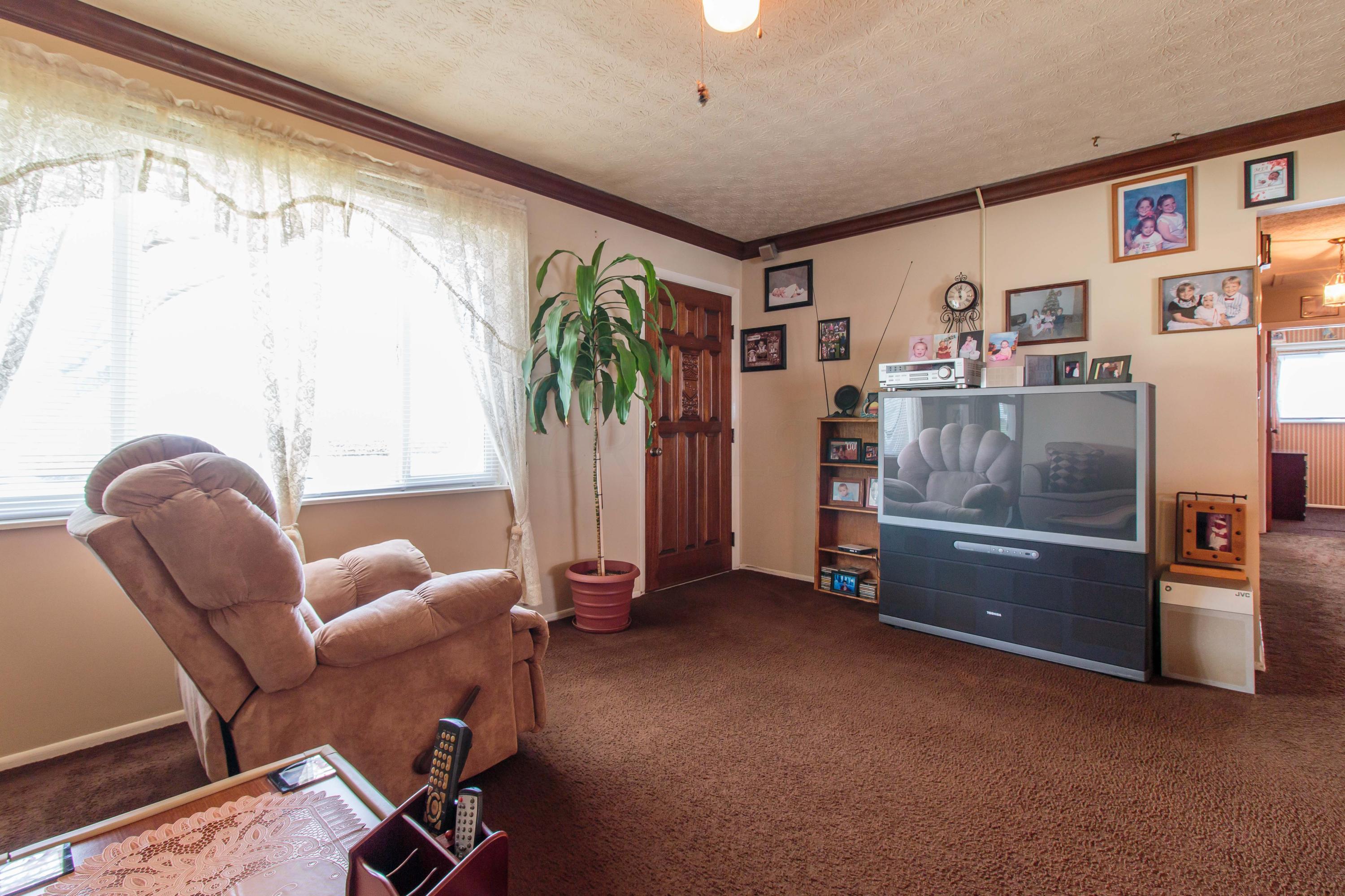 2804 Fleet Road Columbus, OH 43232 - Photo 6 of 47 Gallery Image 6