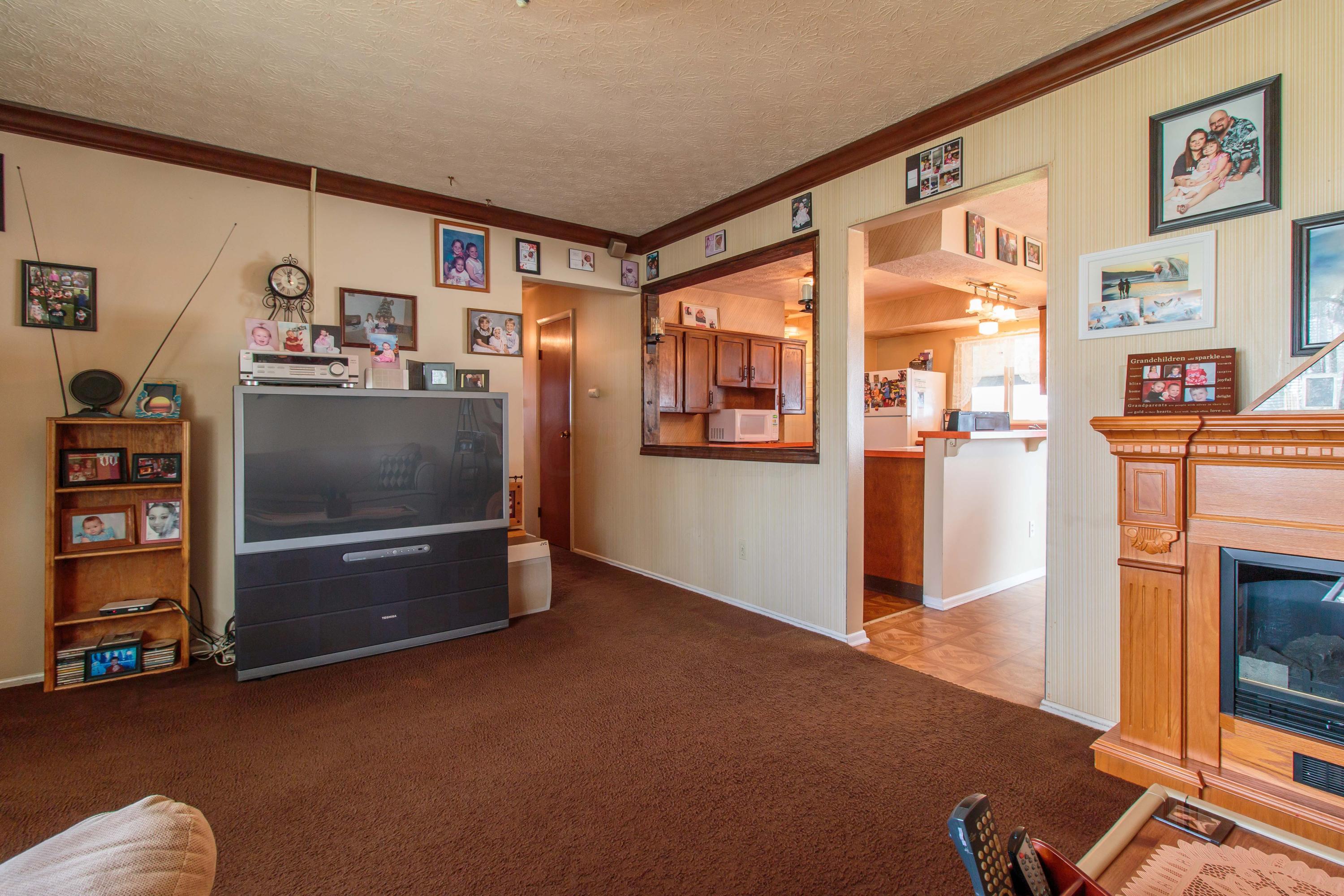 2804 Fleet Road Columbus, OH 43232 - Photo 7 of 47 Gallery Image 7