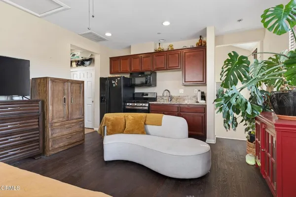 $1,285,000 | 615-617 Boston Avenue, Ventura, CA 93004