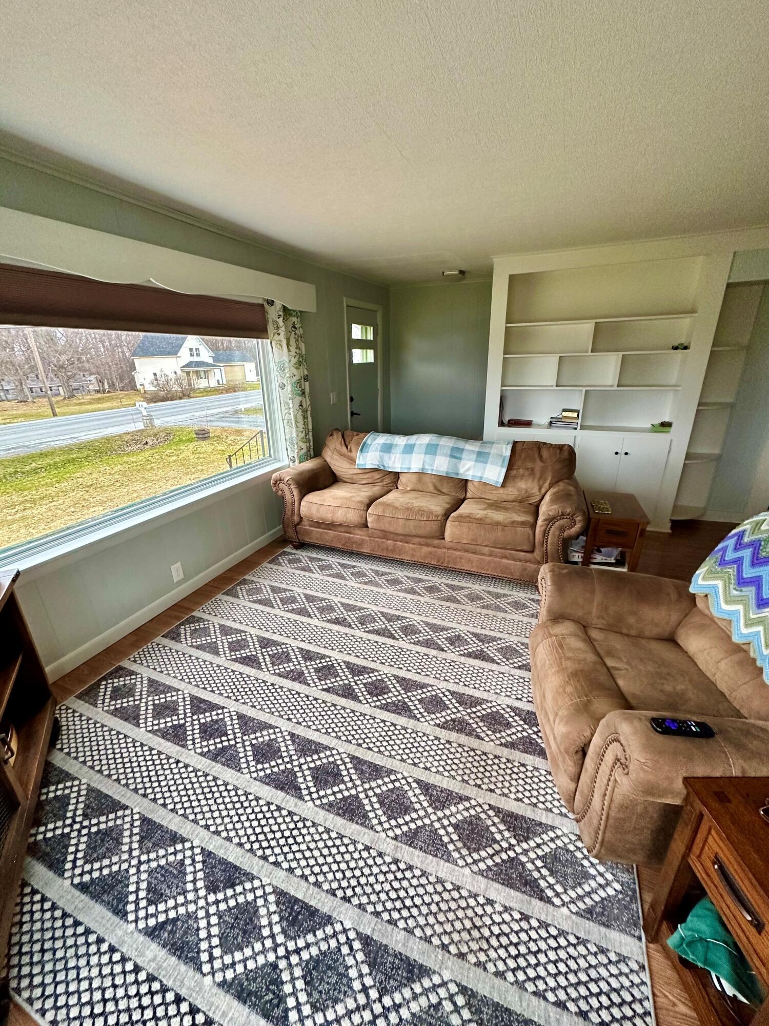1574 Main Street Mapleton, ME 04757 - Photo 21 of 46 Living Room