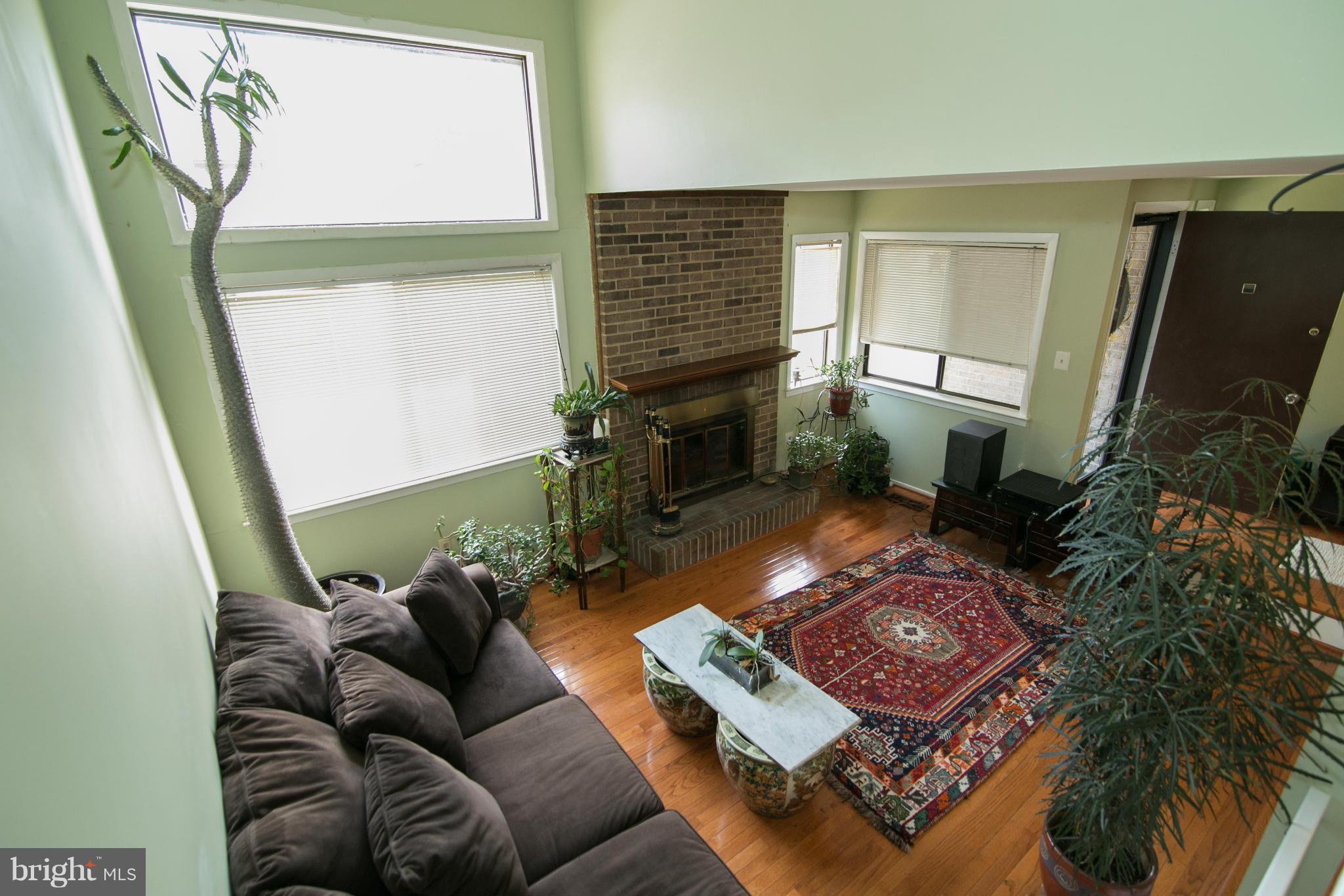 8558 Gwynedd Way Springfield, VA 22153 - Photo 6 of 30 Living Room
