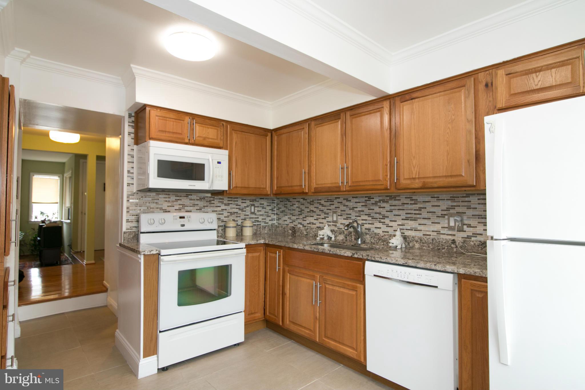 8558 Gwynedd Way Springfield, VA 22153 - Photo 10 of 30 Kitchen