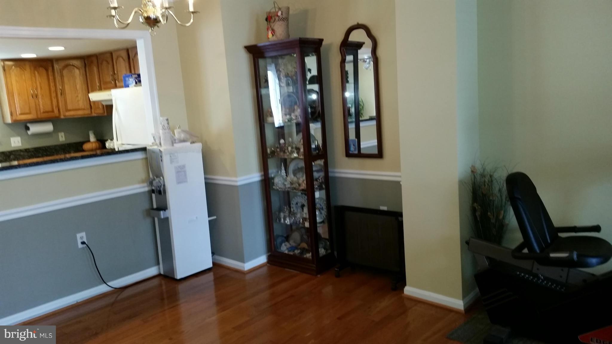 8535 Bauer Drive Springfield, VA 22152 - Photo 8 of 16 Interior (General)