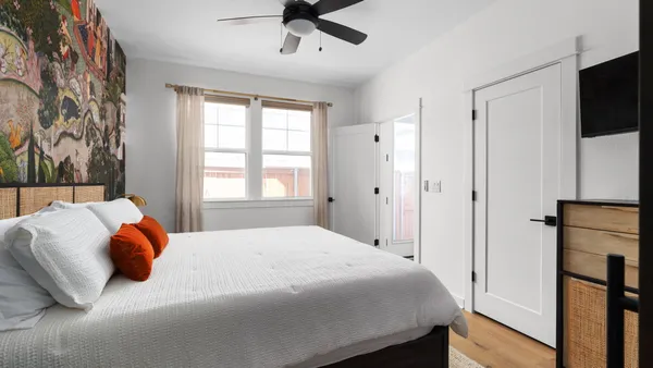 $3,800 | 2913 Chennault Street, Austin, TX 78723