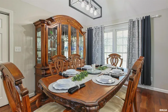 $617,500 | 9855 Highway 37, Goreville, IL 62939