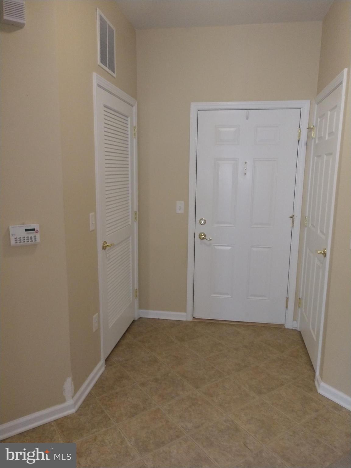 1026 Timberlake Drive Ewing, NJ 08618 - Photo 3 of 19