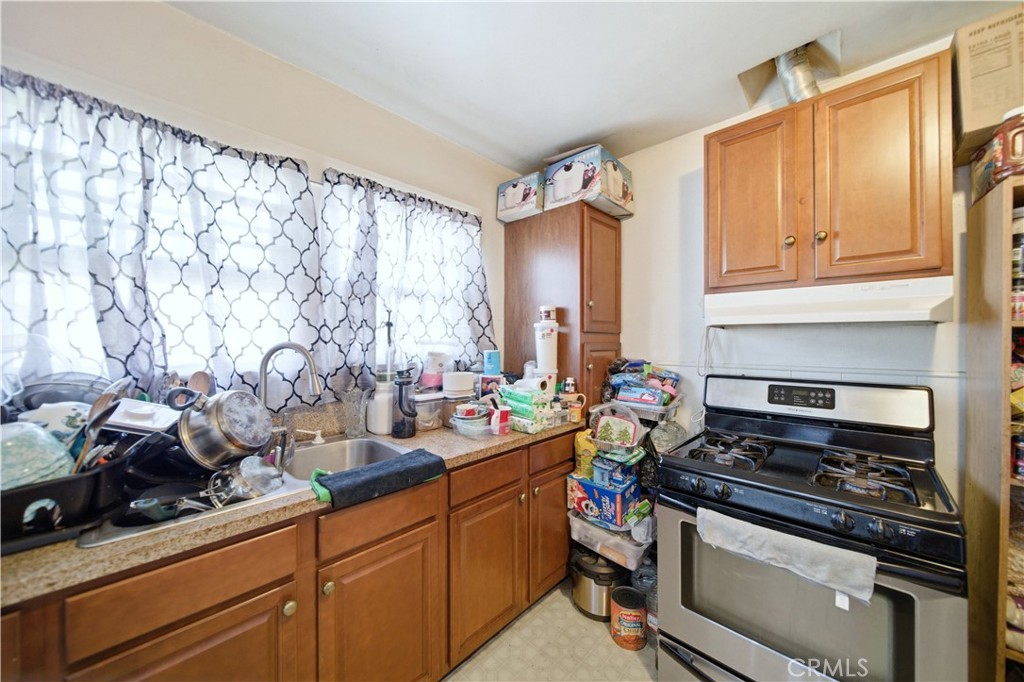 4011 Gibson Road El Monte, CA 91731 - Photo 13 of 15 1st unit Kitchen