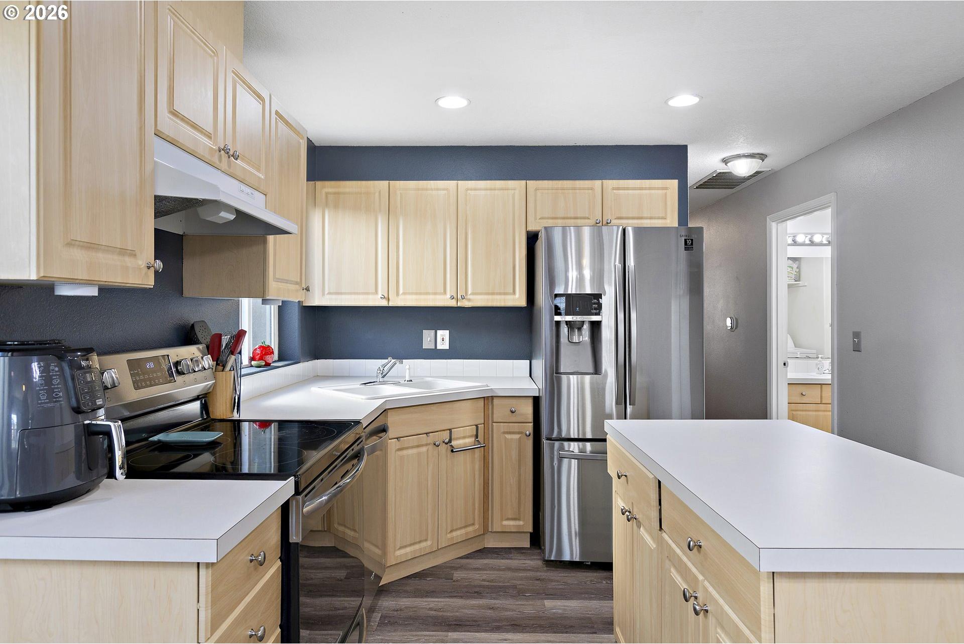 946 Southwest Junction Place Gresham, OR 97080 - Photo 16 of 33 Gallery Image 16