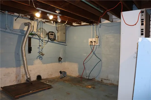 $139,900 | 1298 Highway 30, Laughlintown, PA 15655