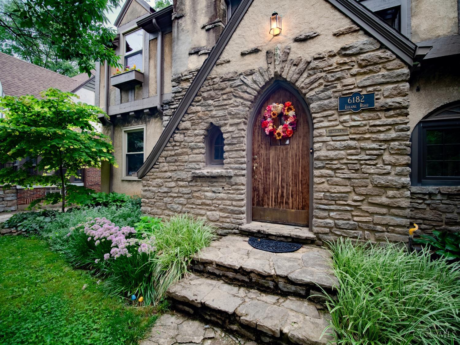 6182 Tulane Road Cincinnati, OH 45212 - Photo 3 of 60
