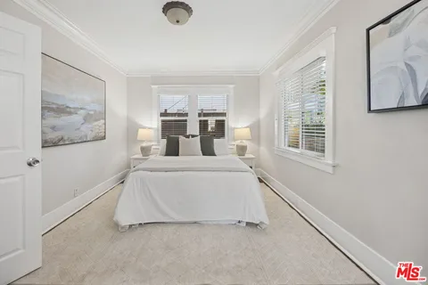 $1,250,000 | 5802 Lexington Avenue, Los Angeles, CA 90038