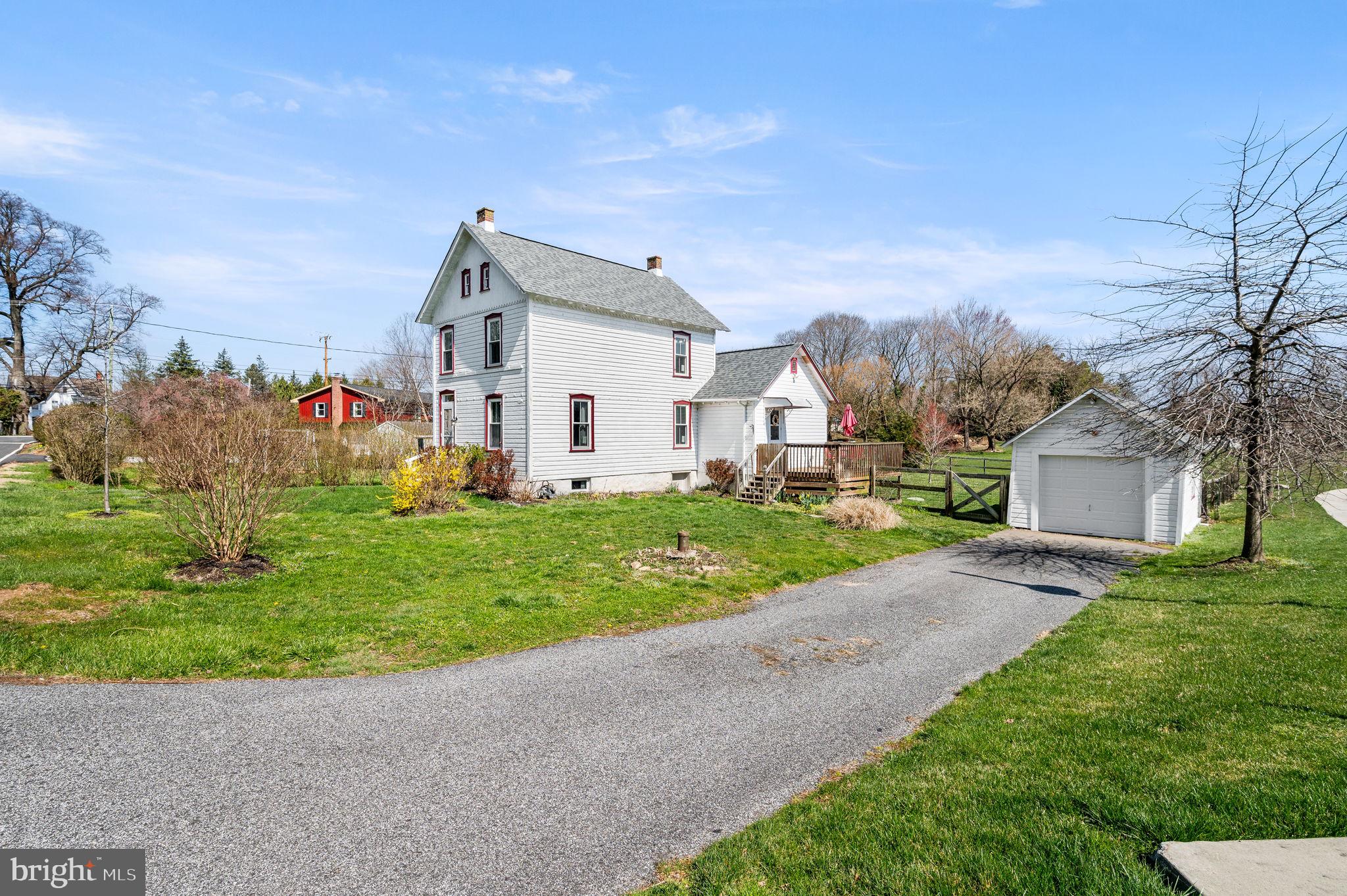 307 Rosehill Road West Grove, PA 19390 - Photo 2 of 29