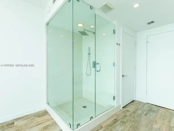 $6,000 | 650 Northeast 32nd Street, Unit 3406, Miami, FL 33137