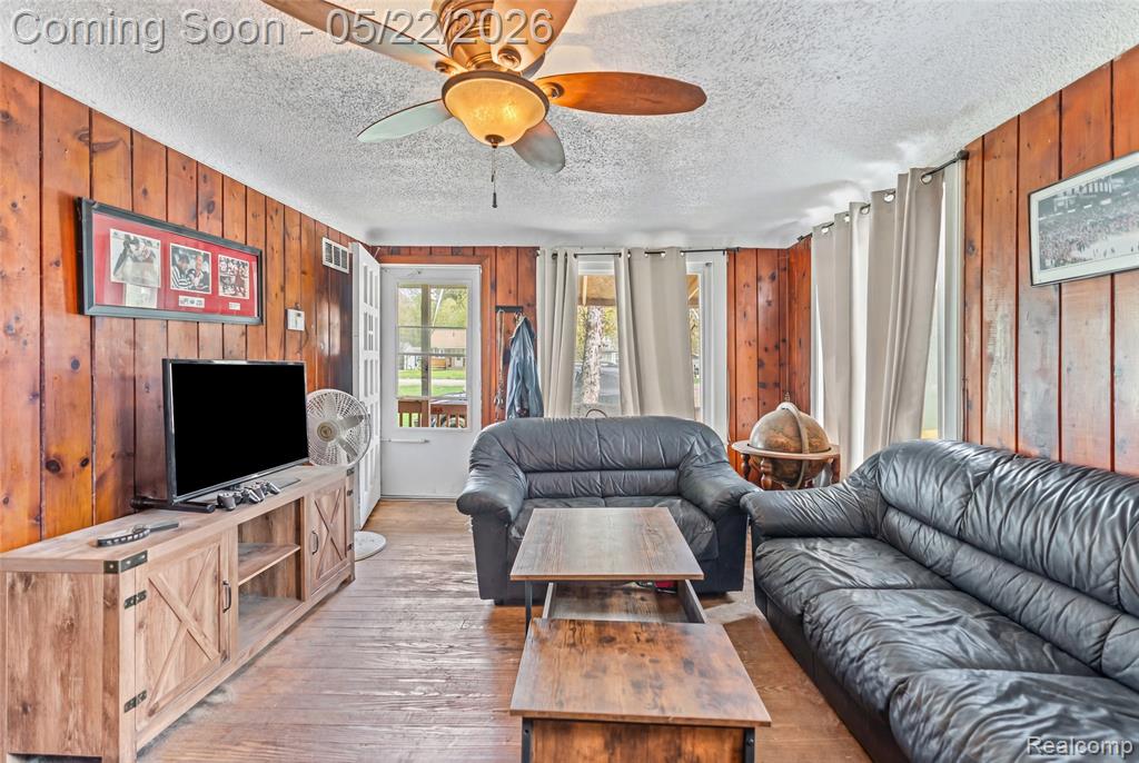 3385 North Genesee Road Flint, MI 48506 - Photo 2 of 26