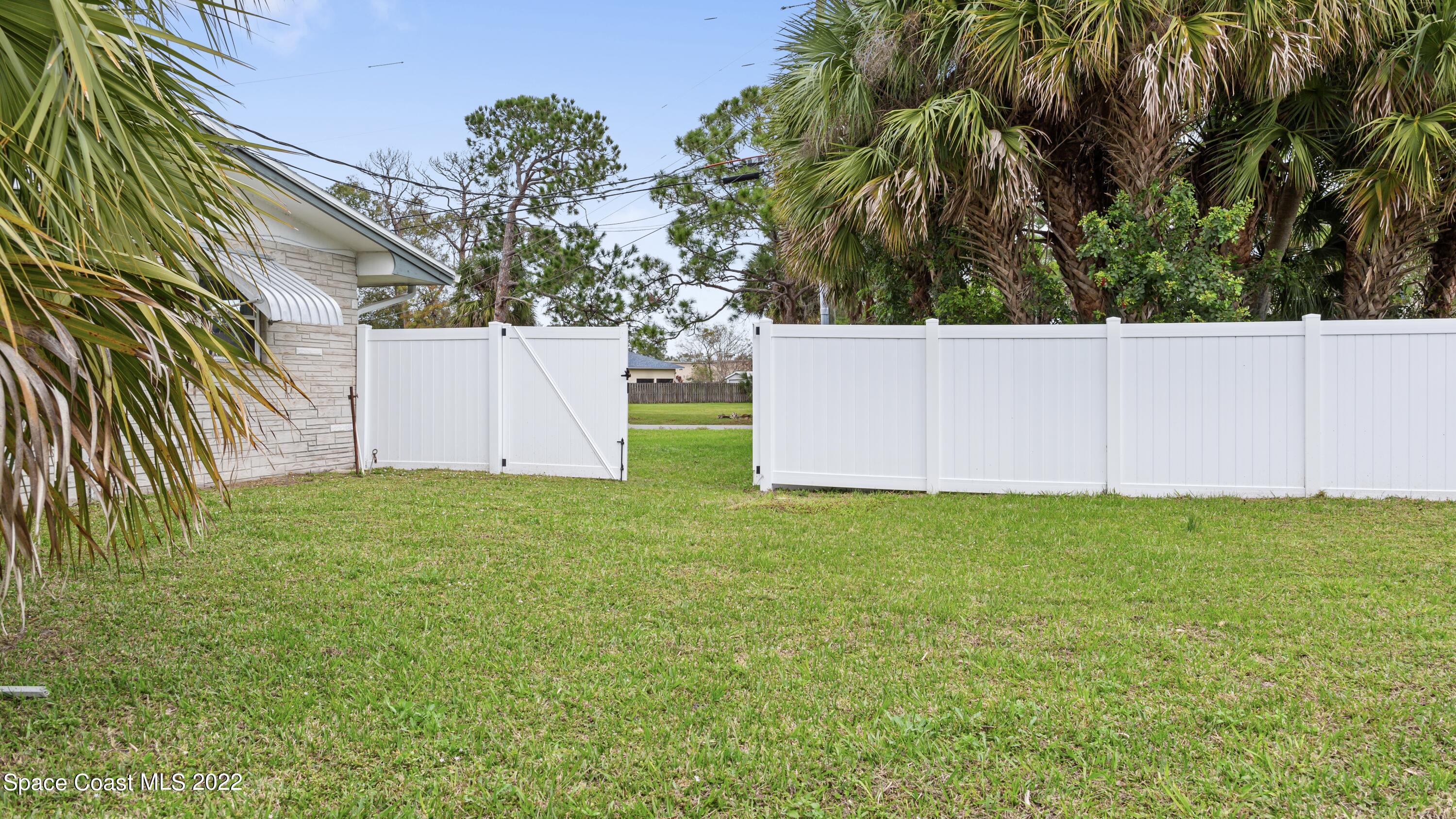1709 Pinewood Road Melbourne, FL 32934 - Photo 38 of 38 112A2062