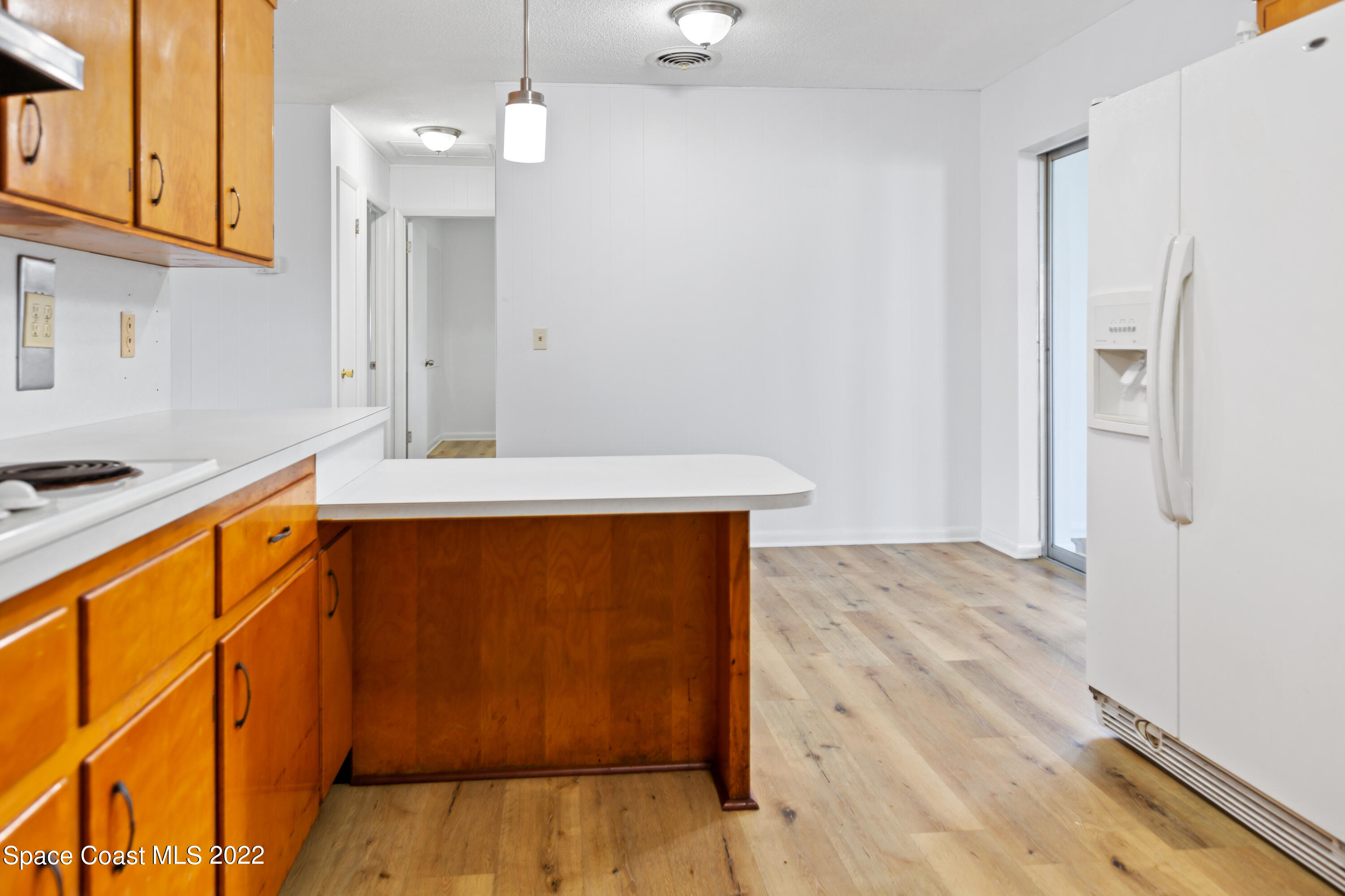 1709 Pinewood Road Melbourne, FL 32934 - Photo 9 of 38 112A1948