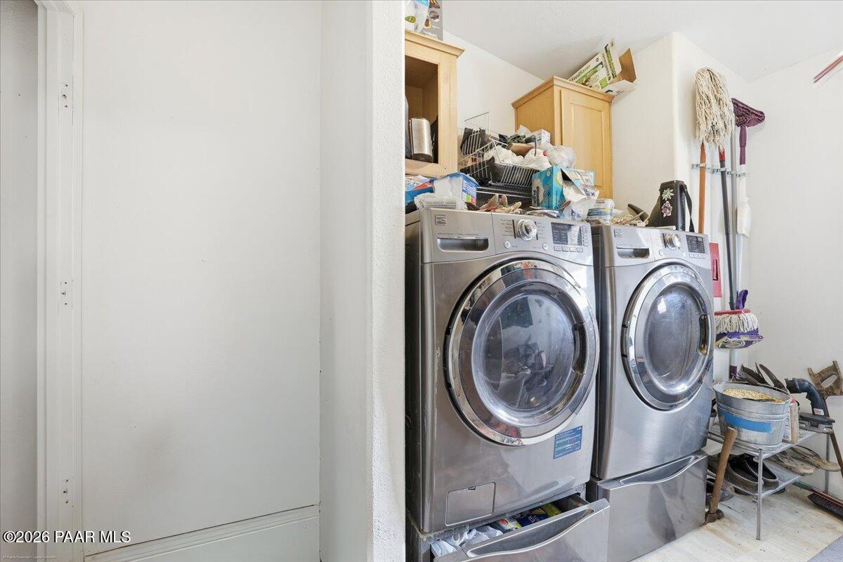 2575 West Annie Road Paulden, AZ 86334 - Photo 21 of 29 15-Laundry