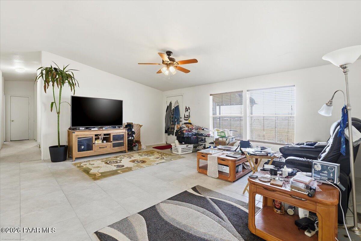 2575 West Annie Road Paulden, AZ 86334 - Photo 3 of 29 03-Living Room