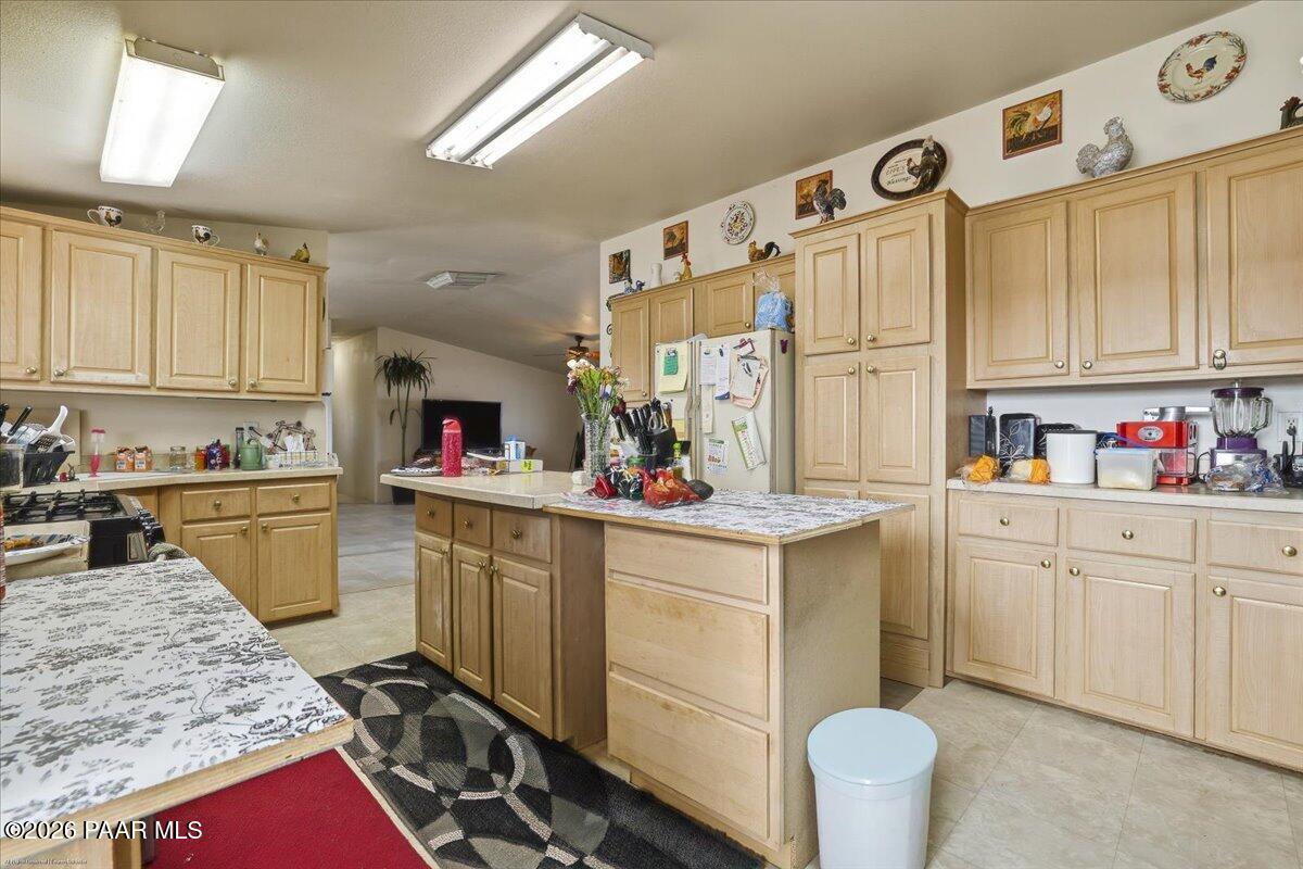 2575 West Annie Road Paulden, AZ 86334 - Photo 8 of 29 09-Kitchen 3